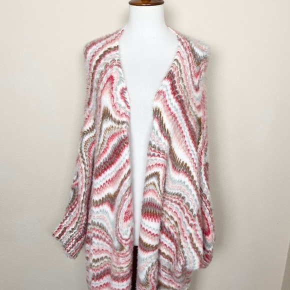 Free People OS Mermaid Eyelash Cocoon Cardi
Open Sweater Soft Knit Cardigan Pink - Picture 8 of 13